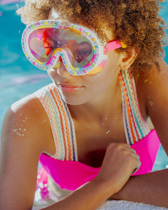emote kids swim mask in sweet smile girl wearing swim mask poolside